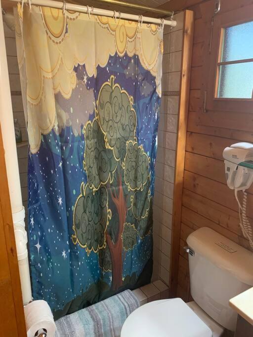 Fancy Fireflies Cabin ヘイワード エクステリア 写真